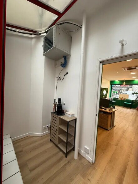Retail in Meaux for lease - Interior Photo - Image 3 of 6