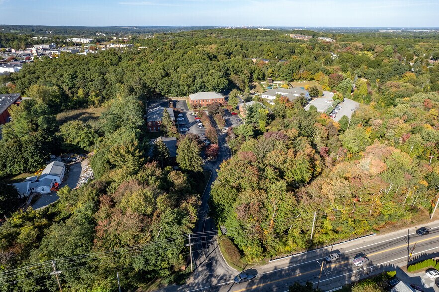 875 Centerville Rd, Warwick, RI à vendre - Aérien - Image 2 de 30