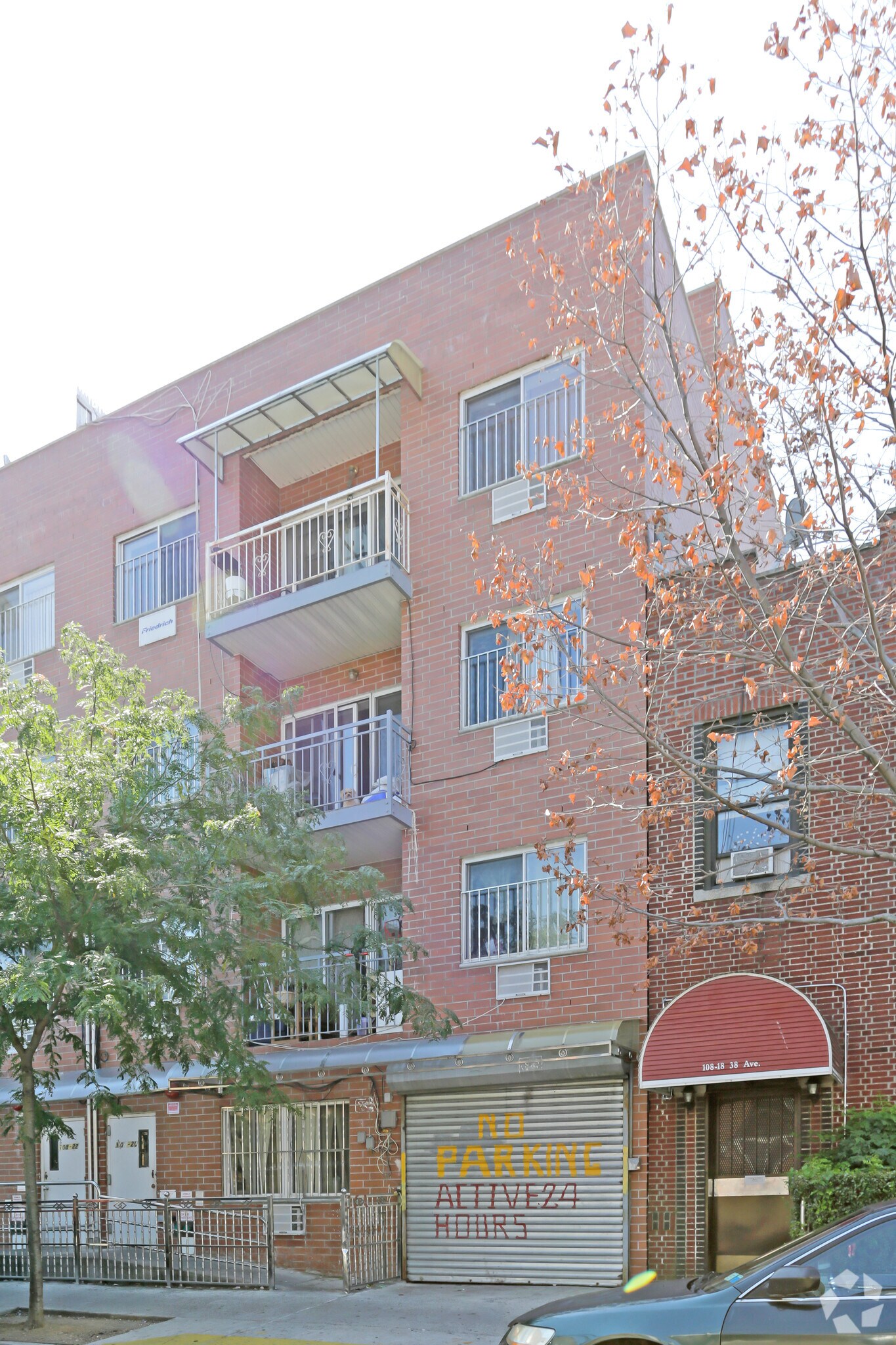 10820 38th Ave, Corona, NY à vendre Photo principale- Image 1 de 1