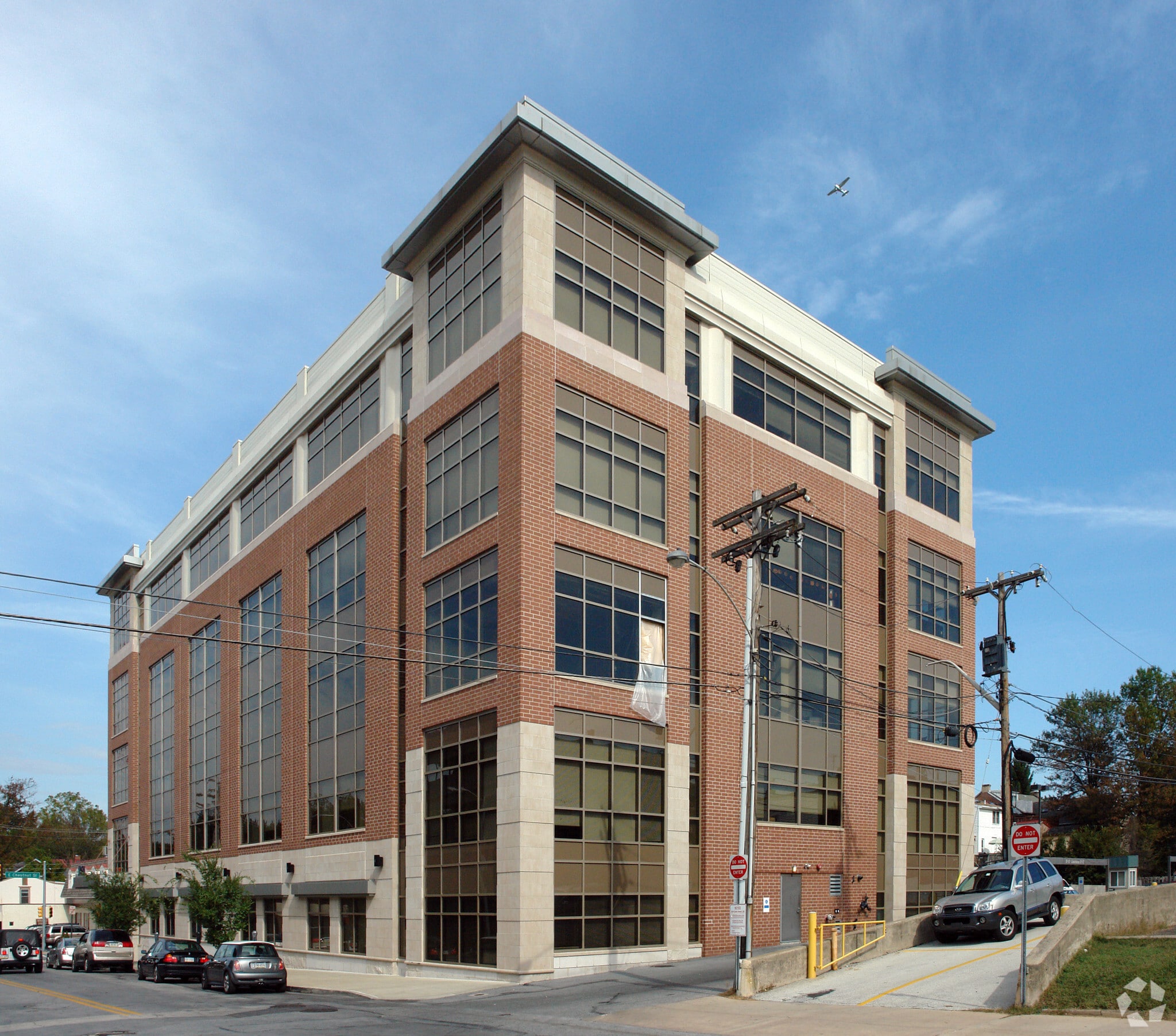 121 N Walnut St, West Chester, PA à louer Photo du bâtiment- Image 1 de 15