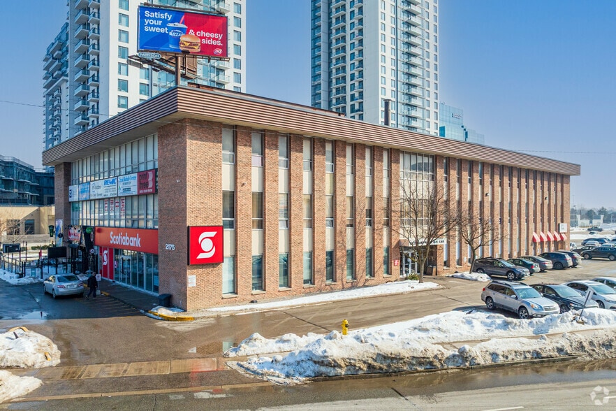 2175 Sheppard Ave, Toronto, ON à louer - Photo du bâtiment - Image 2 de 3