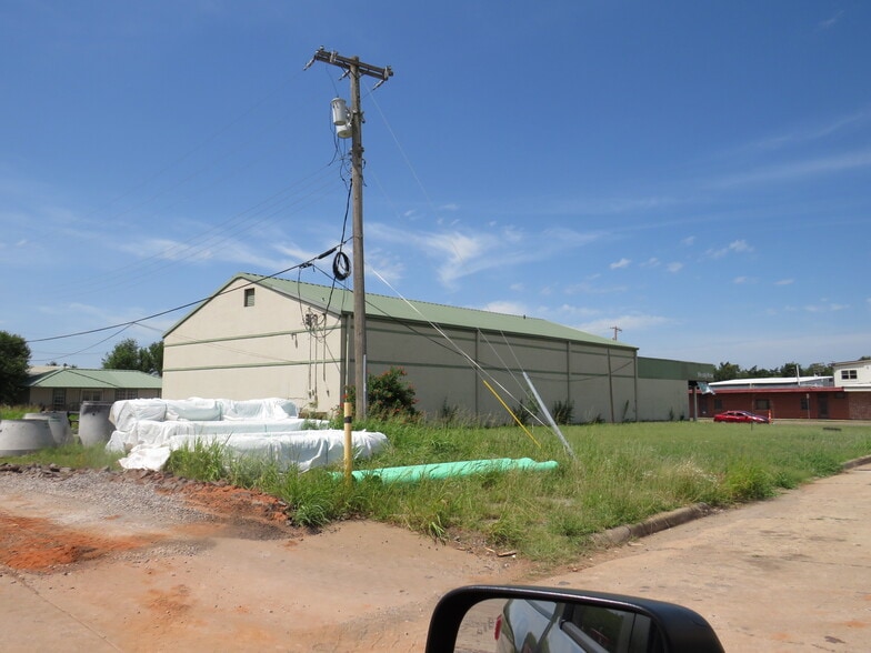 9218 N Western Ave, Oklahoma City, OK for sale - Building Photo - Image 2 of 22