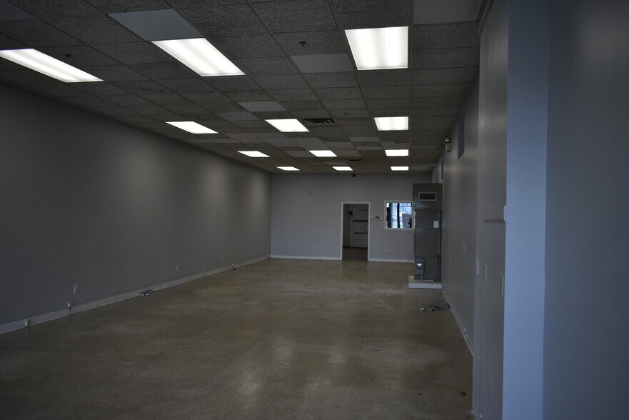 188-194 Main St, Bristol, CT for lease - Interior Photo - Image 2 of 6