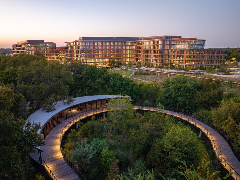 1017 Springdale Rd, Austin, TX for lease - Building Photo - Image 1 of 44