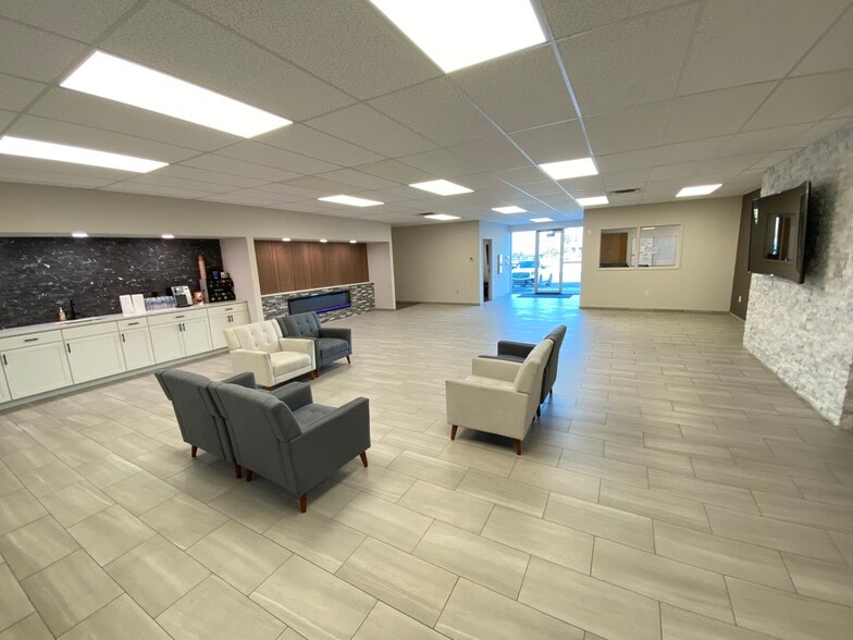 2345 Southwest Blvd, Grove City, OH for lease - Building Photo - Image 3 of 10