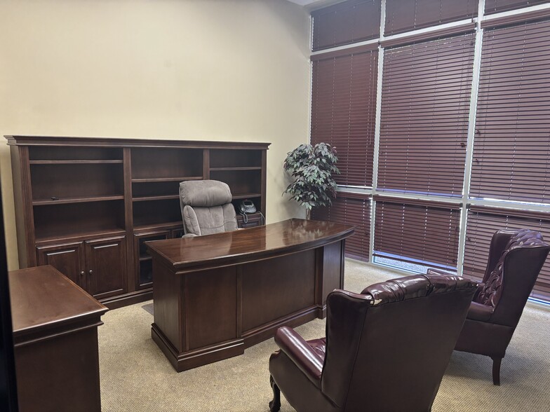 90 S Kyrene Rd, Chandler, AZ for lease - Building Photo - Image 1 of 11