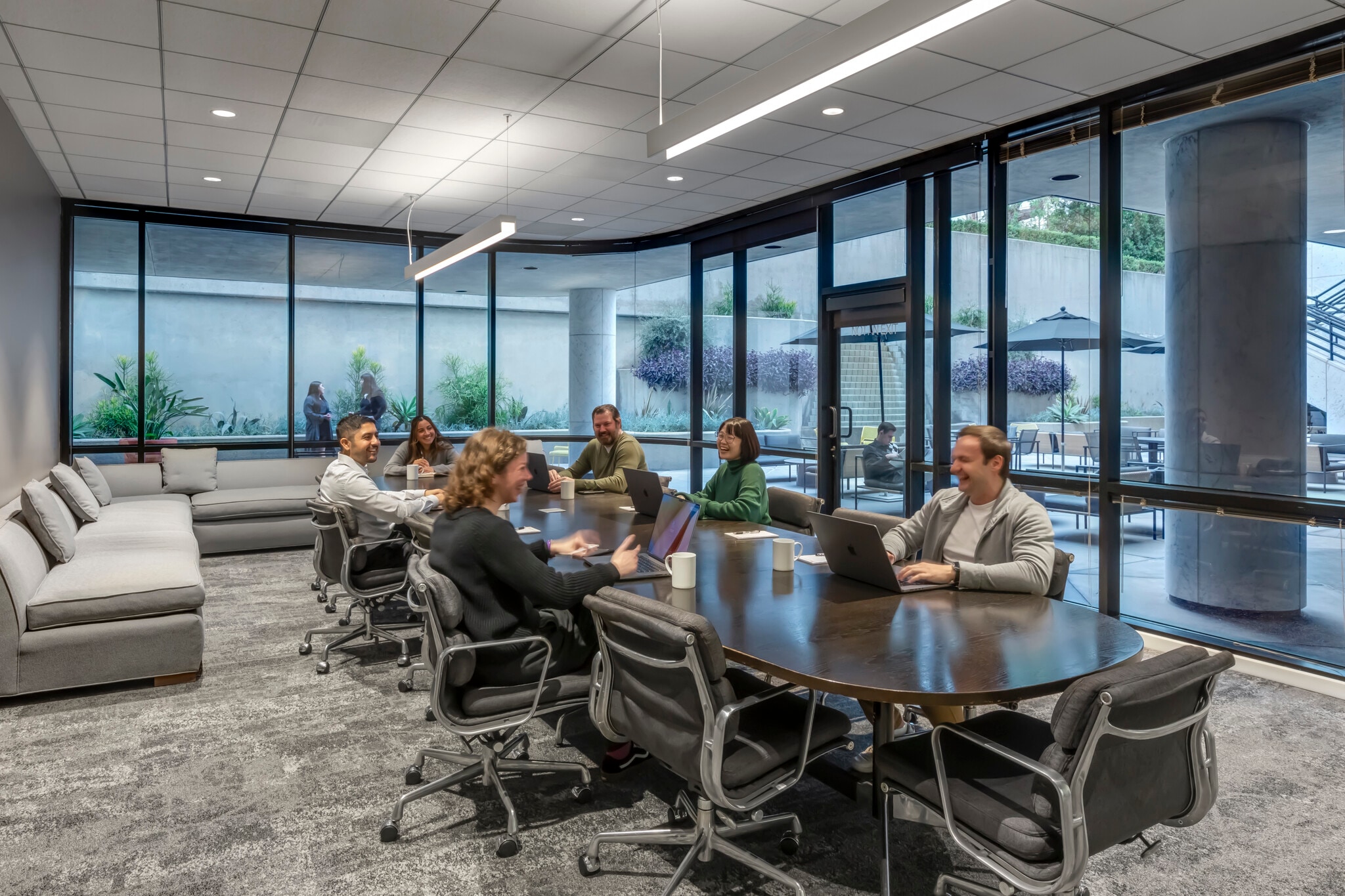 100 N Crescent Dr, Beverly Hills, CA for lease Interior Photo- Image 1 of 5