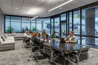 100 N Crescent Dr, Beverly Hills, CA for lease Interior Photo- Image 1 of 5