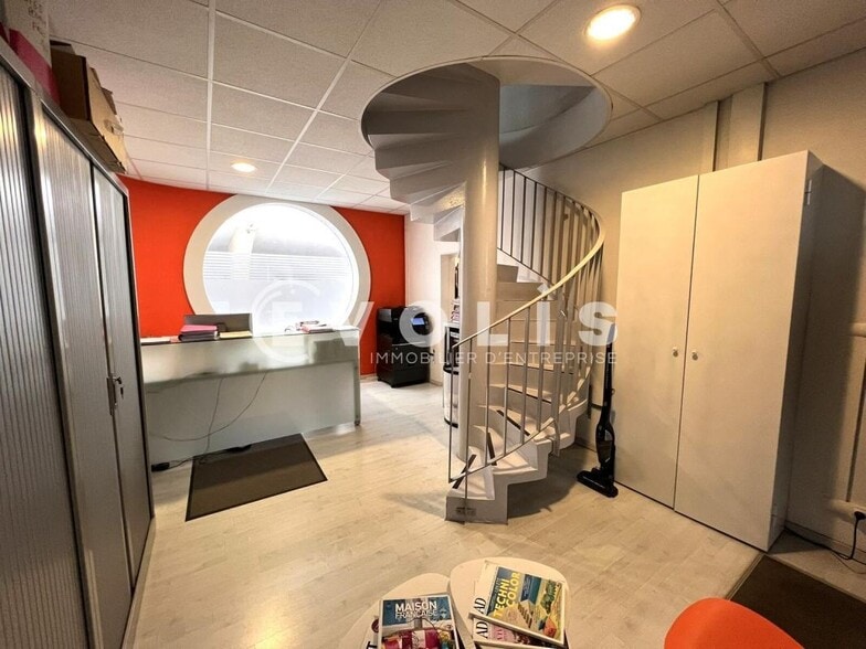 74 Rue Georges Bonnac, Bordeaux for sale - Interior Photo - Image 2 of 4