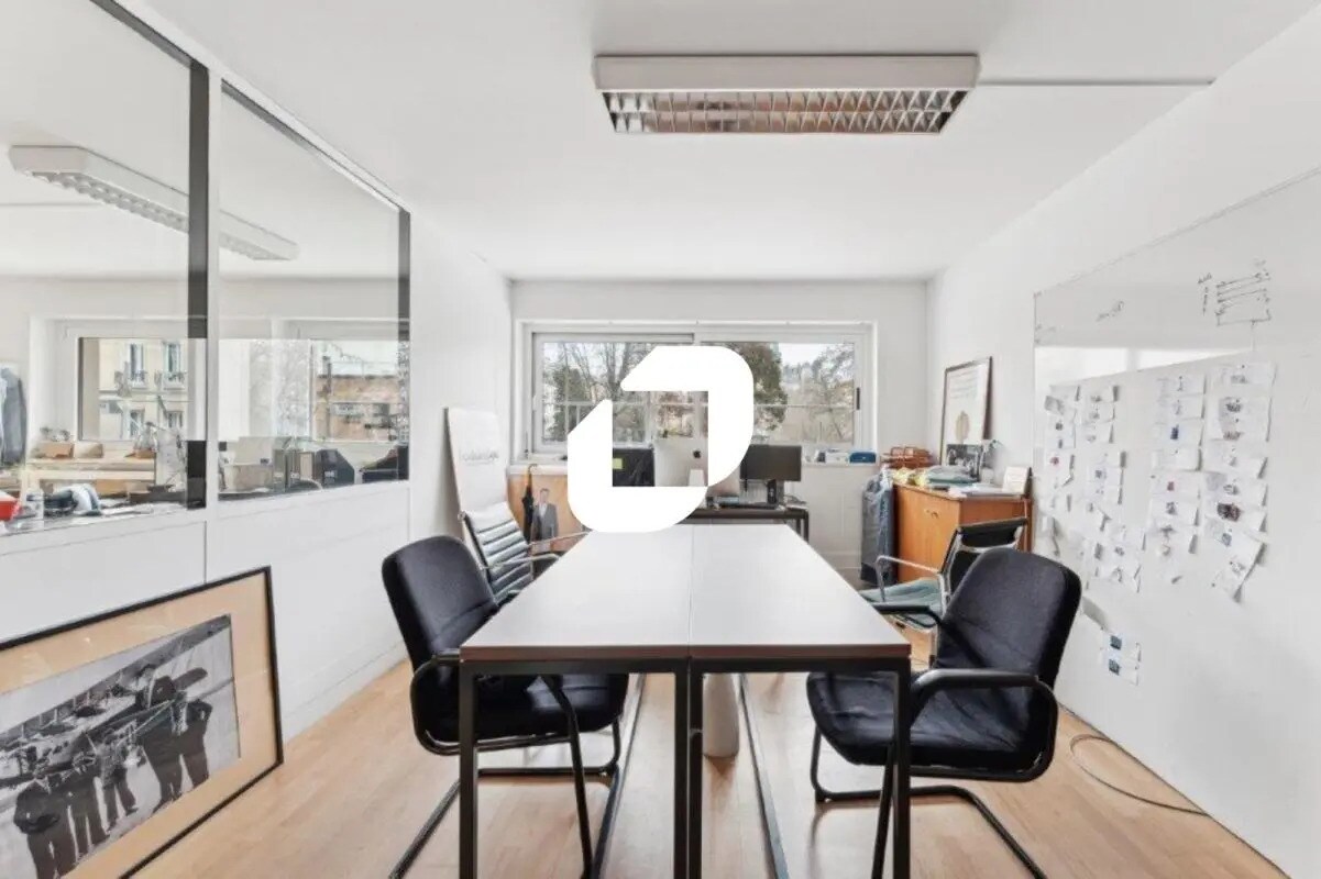 54 Rue De L'Eglise, Paris for sale Interior Photo- Image 1 of 10
