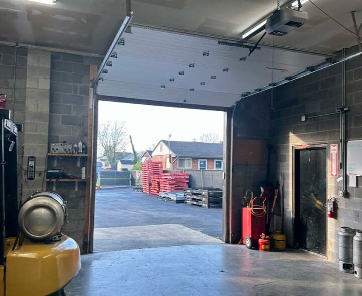 6425 Dixie Hwy, Florence, KY à vendre - Photo du bâtiment - Image 2 de 11
