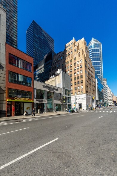 714 & 720 Lexington Avenue portfolio of 2 properties for sale on LoopNet.ca - Building Photo - Image 3 of 11