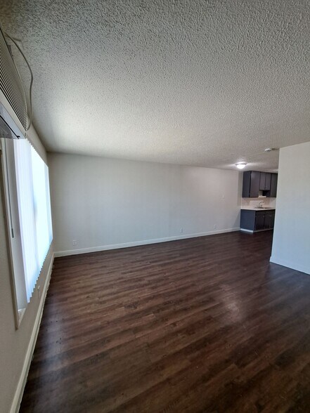 441 S Dearing Ave, Fresno, CA à vendre - Photo du bâtiment - Image 3 de 11
