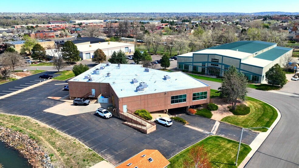 6275 Joyce Dr, Arvada, CO à vendre - Vidéo aérienne - Image 2 de 15