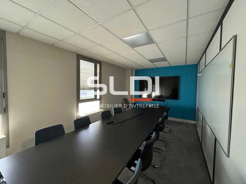 Office in Limas for lease - Interior Photo - Image 2 of 10