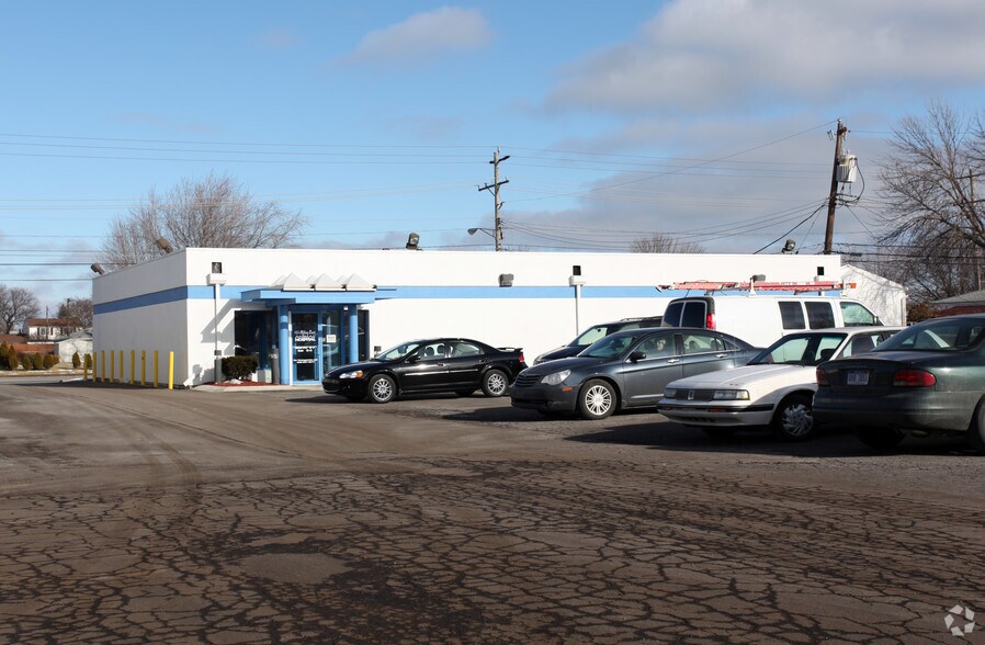 2870 14 Mile Rd, Warren, MI à vendre - Photo du bâtiment - Image 3 de 7