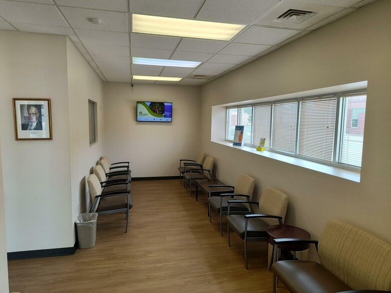 5529 Hohman Ave, Hammond, IN for sale - Interior Photo - Image 3 of 10