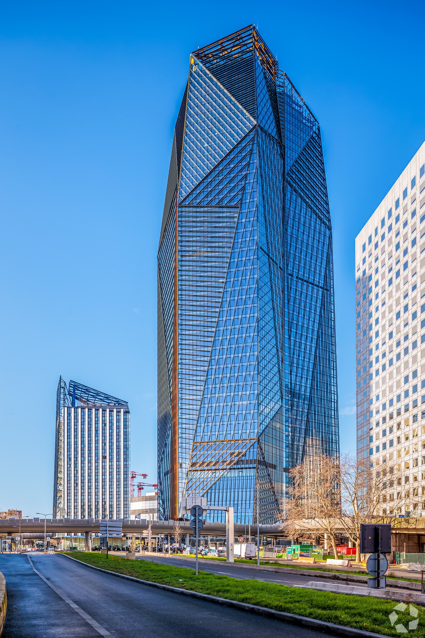 Bureau dans Puteaux à louer Photo principale- Image 1 de 4