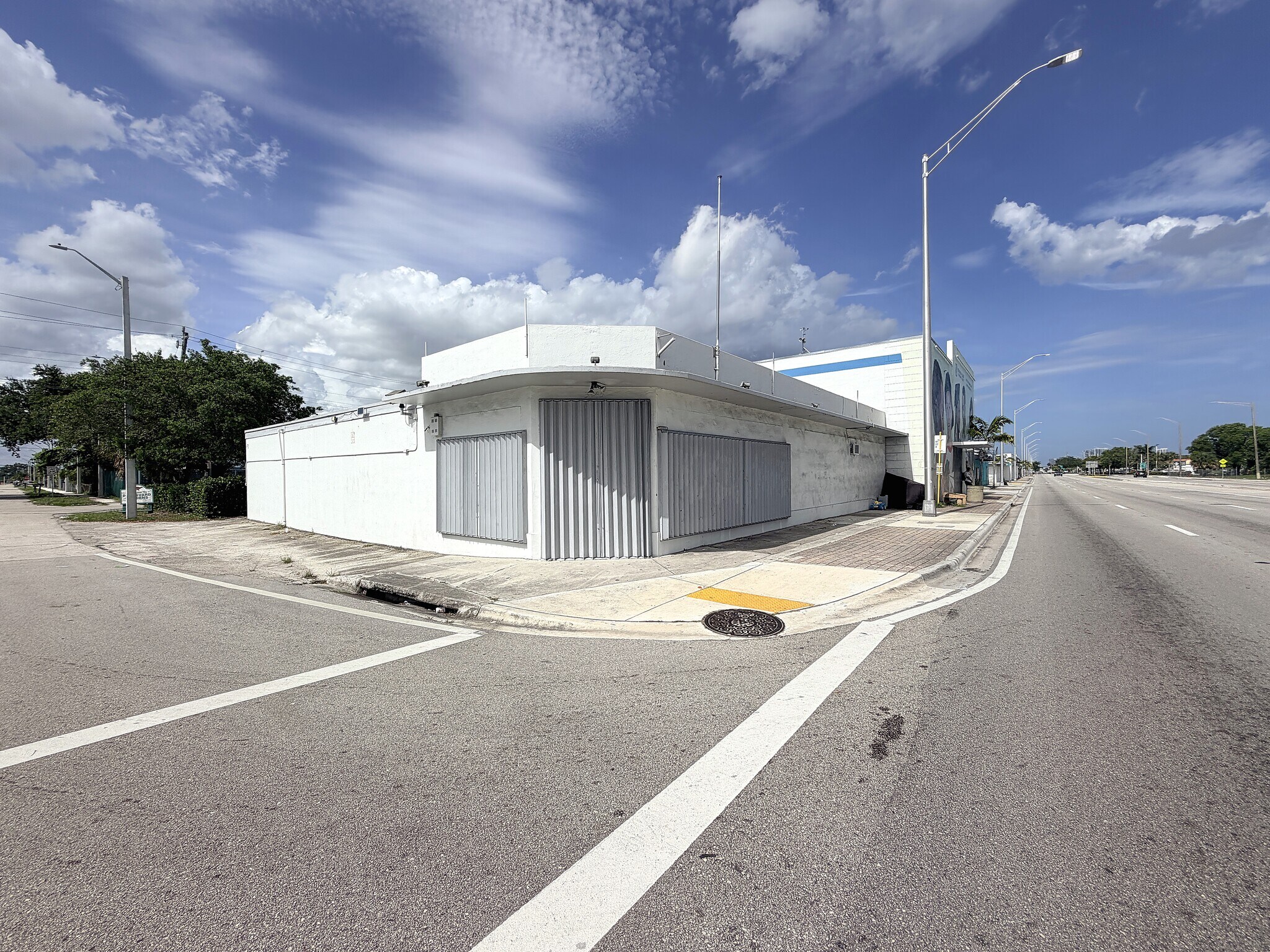 3045 W Broward Blvd, Fort Lauderdale, FL à louer Photo du bâtiment- Image 1 de 15