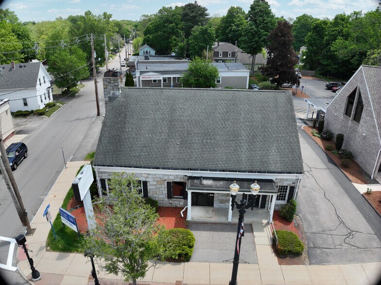 818 Washington St, Holliston, MA à vendre - Communauté Matterport - Image 3 de 26