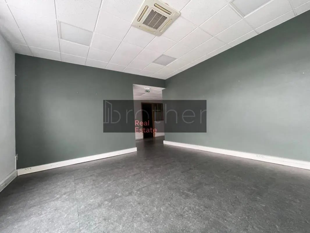 Office in Bruges for lease Interior Photo- Image 1 of 8