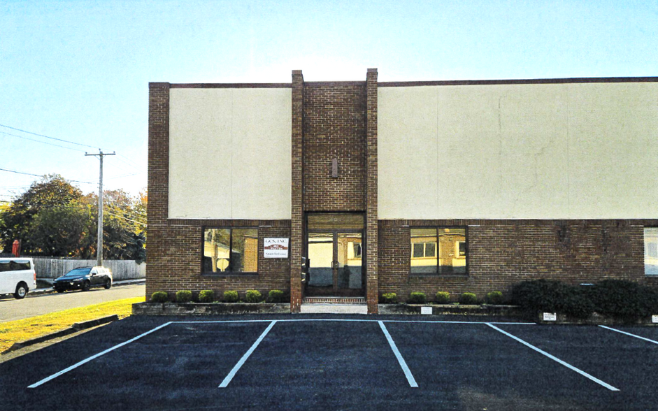 401-407 Elm Ave, North Wales, PA for lease - Building Photo - Image 1 of 2