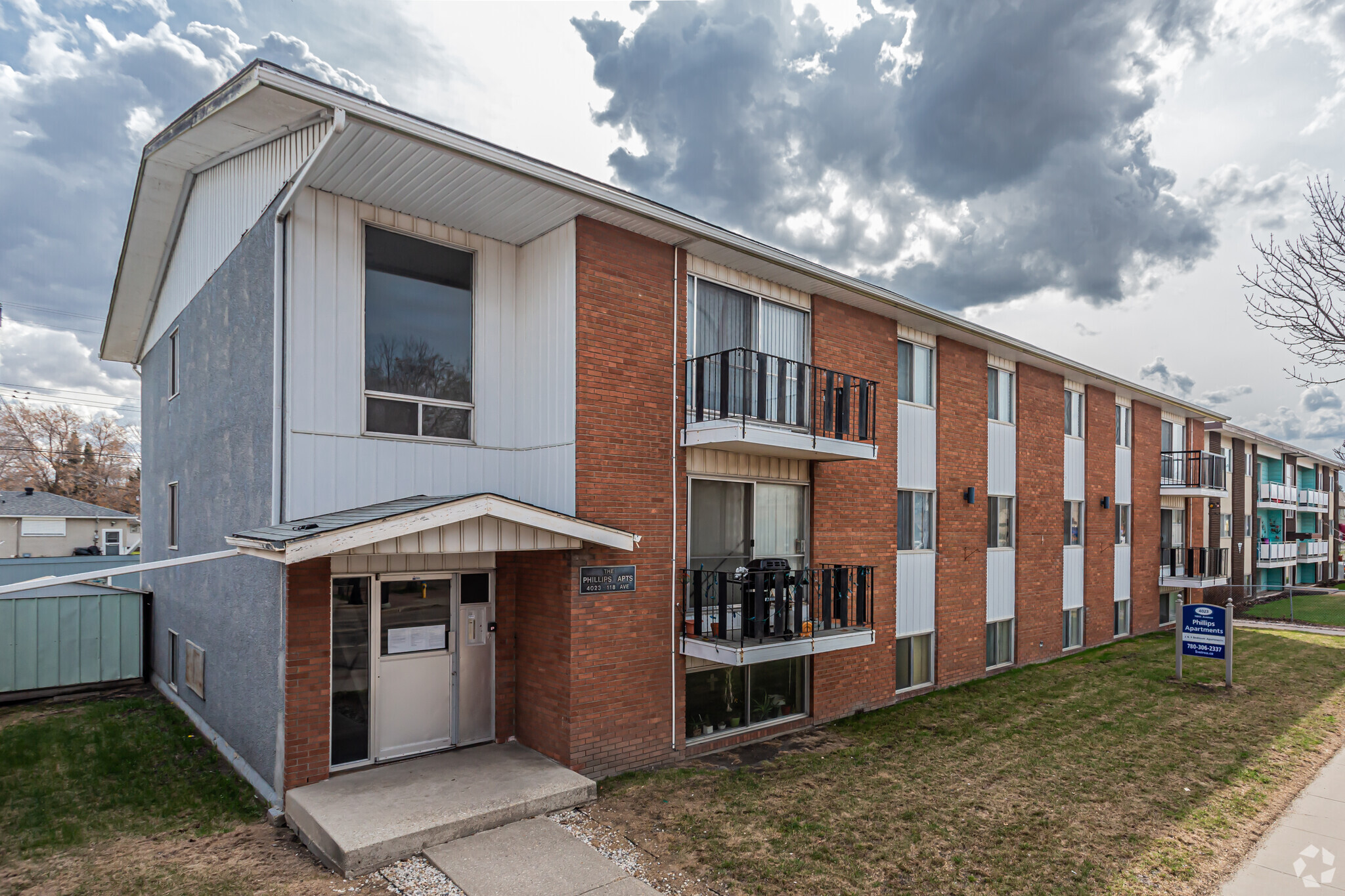 4023 118th Ave NW, Edmonton, AB for sale Primary Photo- Image 1 of 1