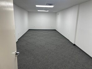7506-7560 NW 70th St, Miami, FL for lease Interior Photo- Image 1 of 1