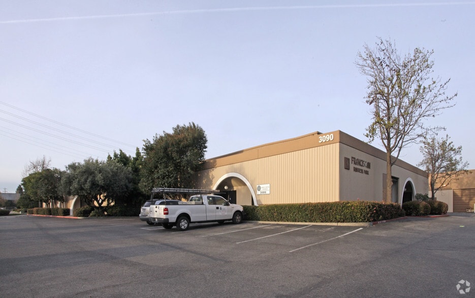 3030-3090 Lawrence Expy, Santa Clara, CA for lease - Building Photo - Image 3 of 11