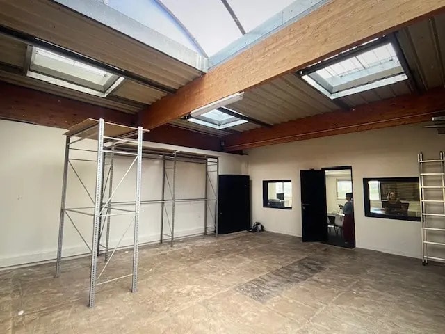 Flex in Décines-Charpieu for lease - Interior Photo - Image 3 of 7