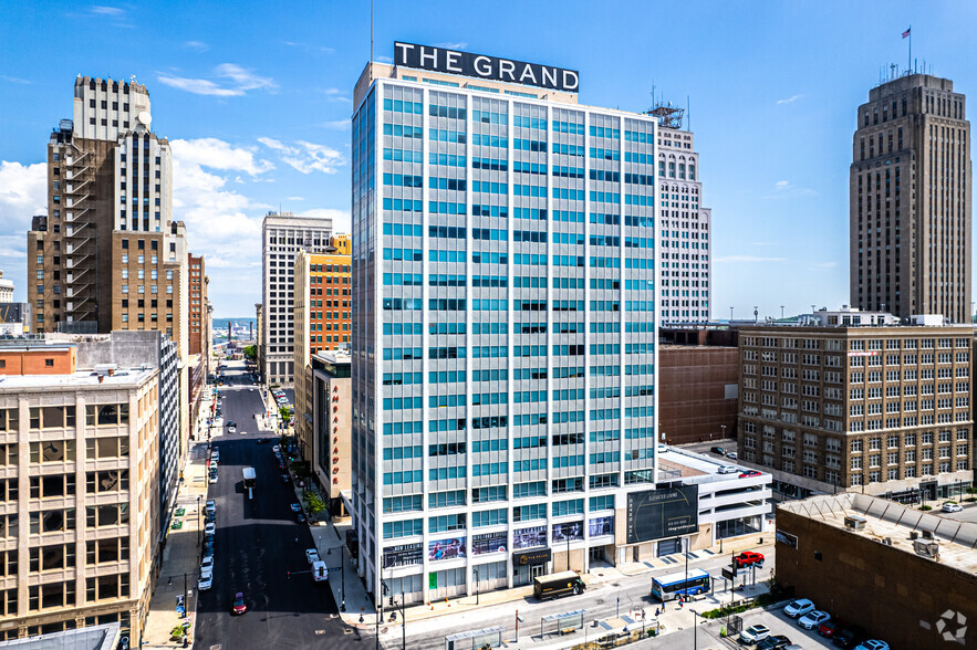 1125 Grand Blvd, Kansas City, MO for lease - Building Photo - Image 1 of 11