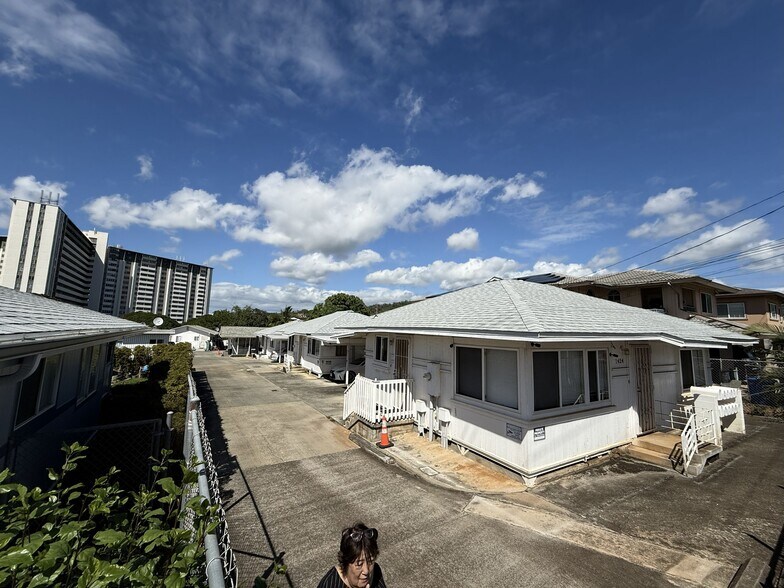 1424 Gulick Ave, Honolulu, HI à vendre - Photo du bâtiment - Image 2 de 42