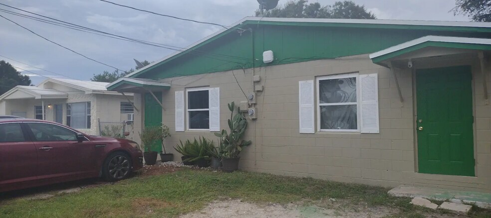 1219 Avenue M, Fort Pierce, FL à vendre - Photo du bâtiment - Image 3 de 4