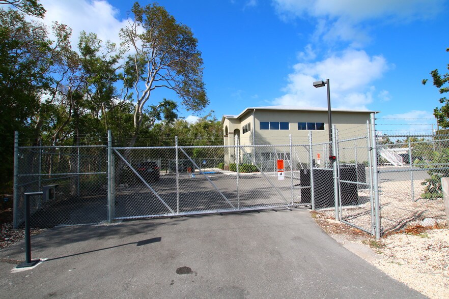 101350 Overseas Hwy, Key Largo, FL à vendre - Photo du bâtiment - Image 3 de 19