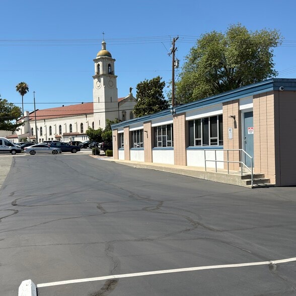 3689 Arlington Ave, Riverside, CA for lease - Building Photo - Image 3 of 5