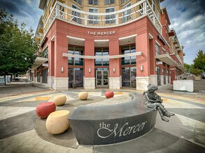 7650 SE 27th St, Mercer Island, WA for lease Interior Photo- Image 1 of 8