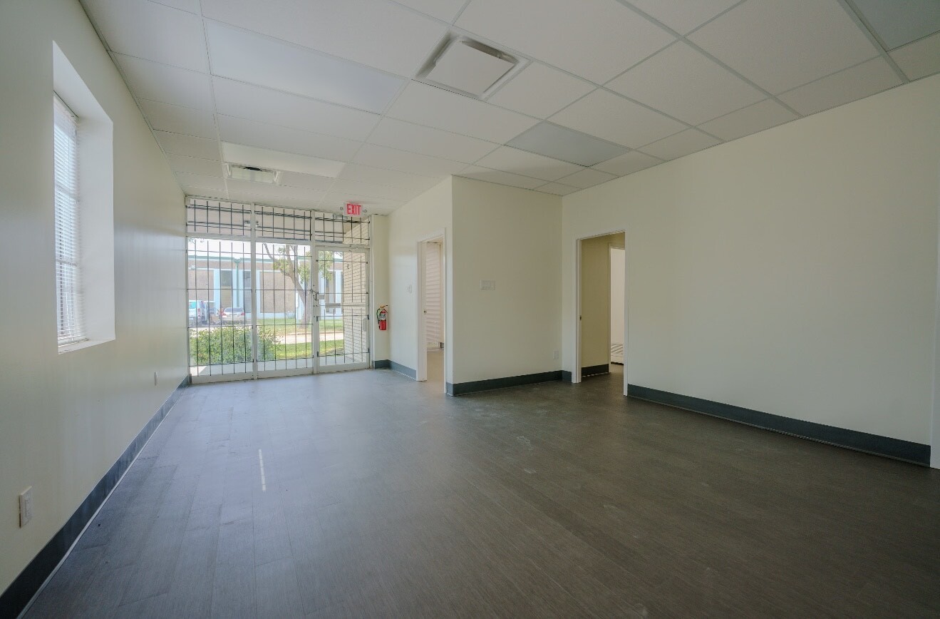 3935 Hartsdale Dr, Houston, TX for lease Interior Photo- Image 1 of 12