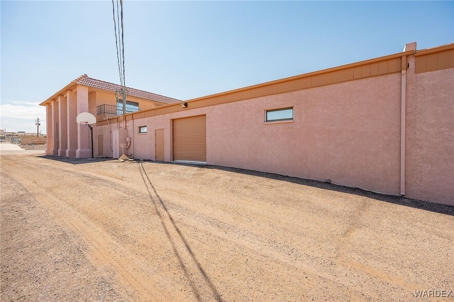 1055 Empire Dr, Lake Havasu City, AZ for lease - Building Photo - Image 3 of 40