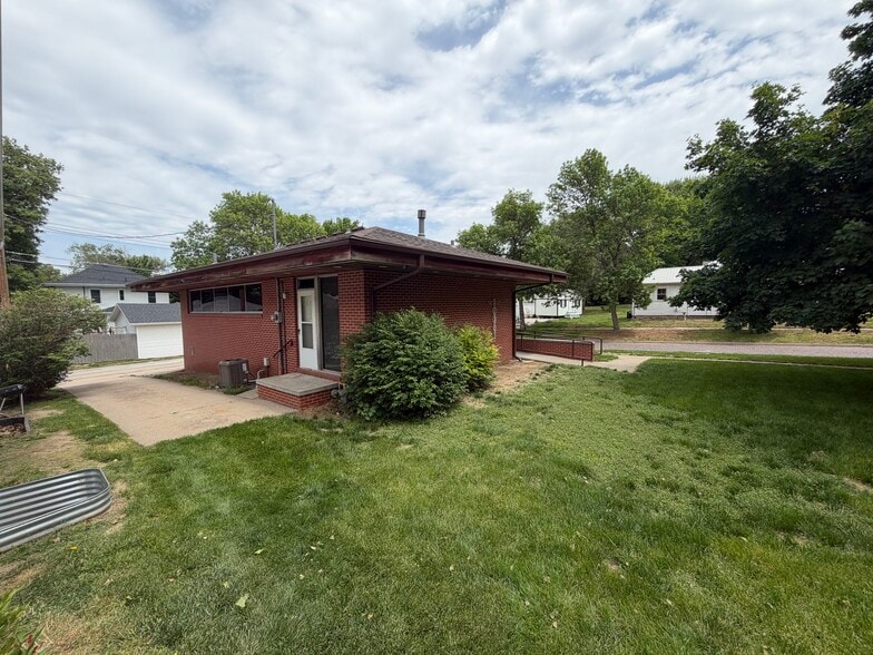 205 N 13th St, Nebraska City, NE for sale - Building Photo - Image 2 of 24