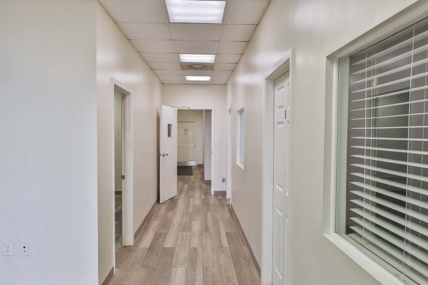 12130 Highway 3, Webster, TX à louer - Photo intérieure - Image 3 de 40