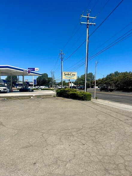 15301 Washington Ave, San Leandro, CA à vendre - Photo du bâtiment - Image 2 de 14