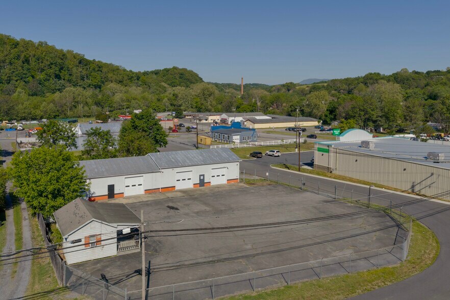 510 W 28th St, Buena Vista, VA à vendre - Photo du bâtiment - Image 3 de 27