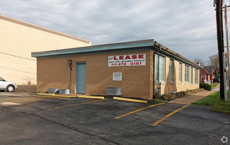 101 W Kansas St, Liberty, MO à vendre - Photo du bâtiment - Image 3 de 11