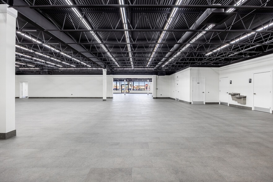 4150 S Cleveland Ave, Fort Myers, FL for sale - Interior Photo - Image 3 of 11