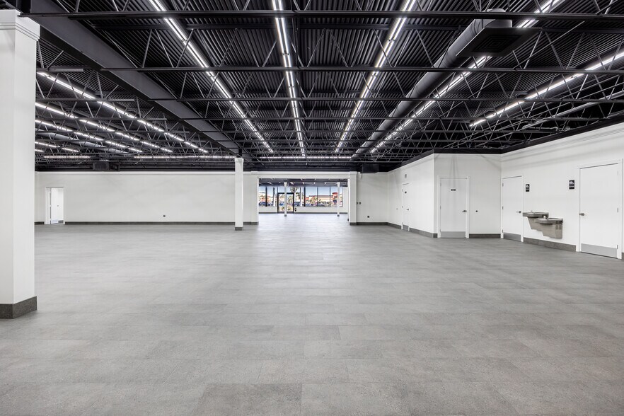 4150 S Cleveland Ave, Fort Myers, FL à vendre - Photo intérieure - Image 3 de 11