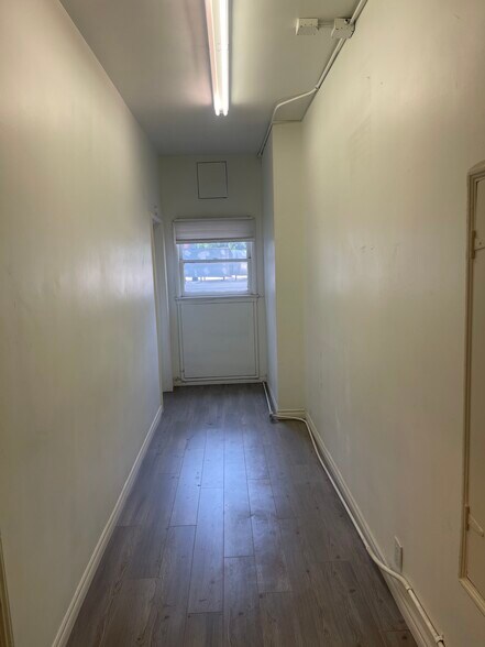 872 Huntley Dr, West Hollywood, CA à louer - Photo intérieure - Image 2 de 19