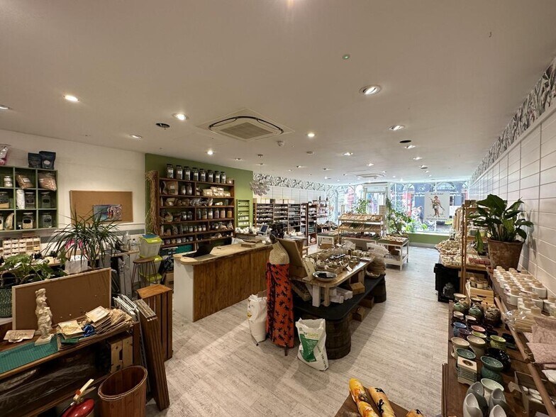 25 High St, Barnstaple à vendre - Photo du bâtiment - Image 2 de 5