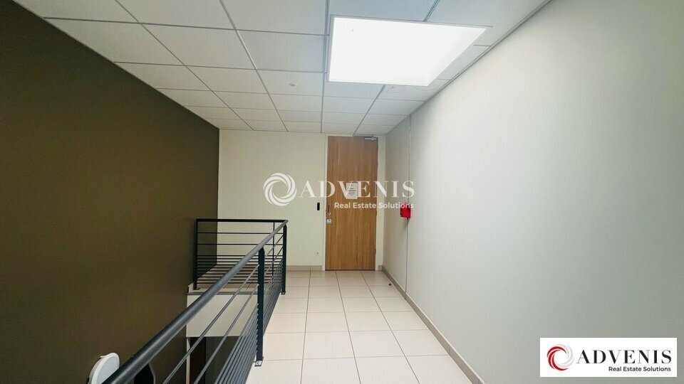 12 Rue Condorcet, Cenon for lease - Interior Photo - Image 2 of 7