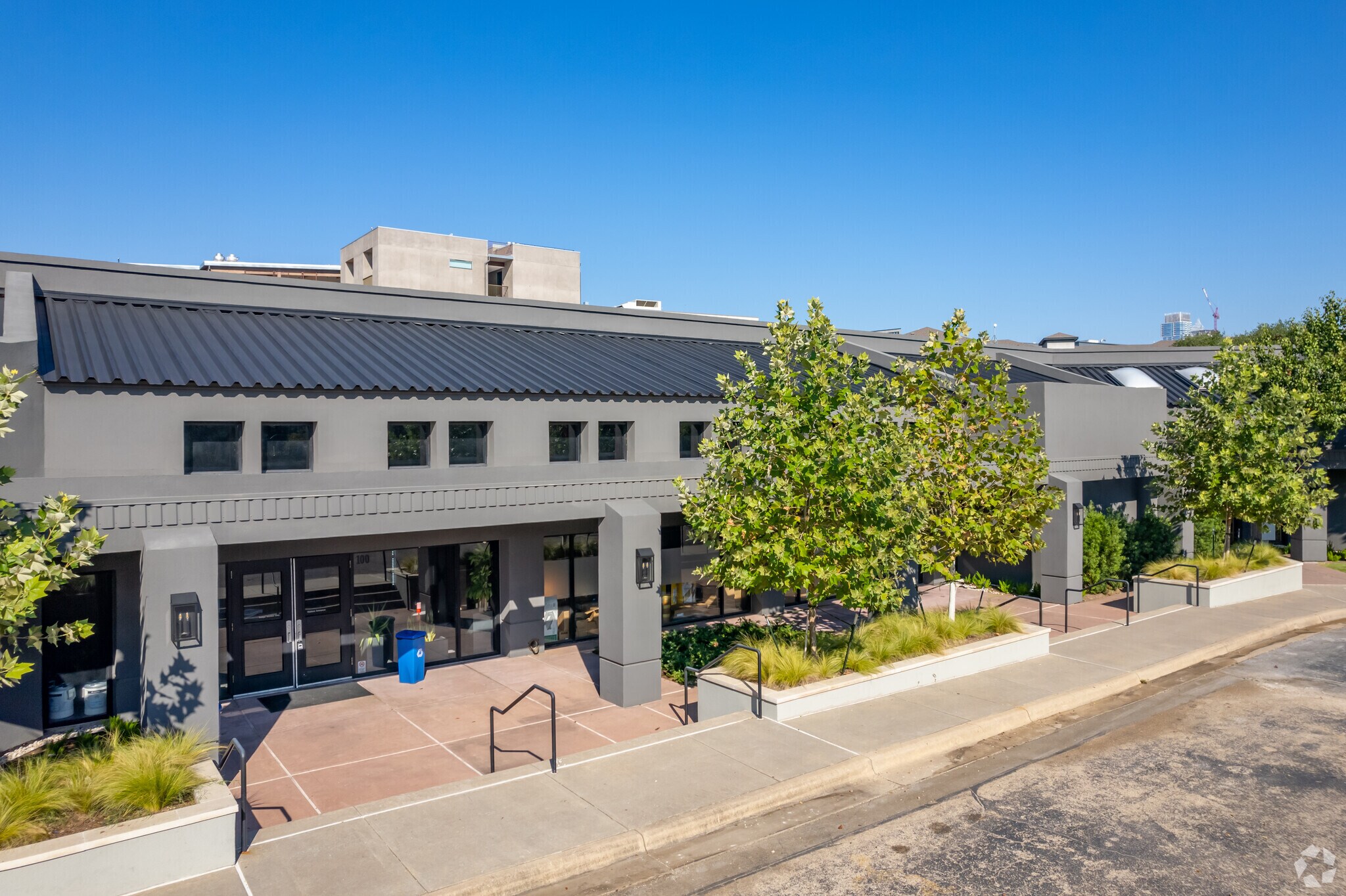 200 Academy Dr, Austin, TX à louer Photo principale- Image 1 de 7