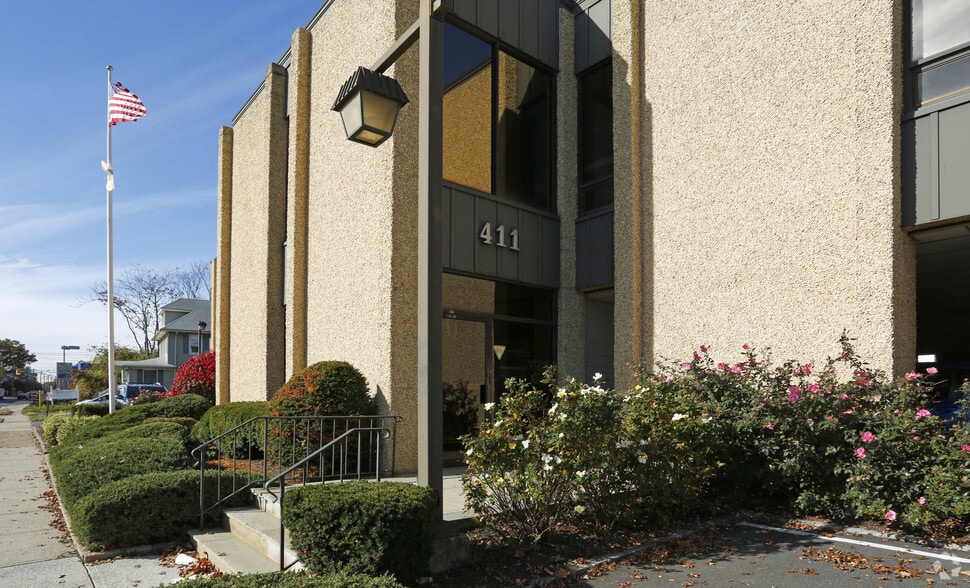 411 North Ave, Cranford, NJ à vendre - Photo du bâtiment - Image 3 de 7